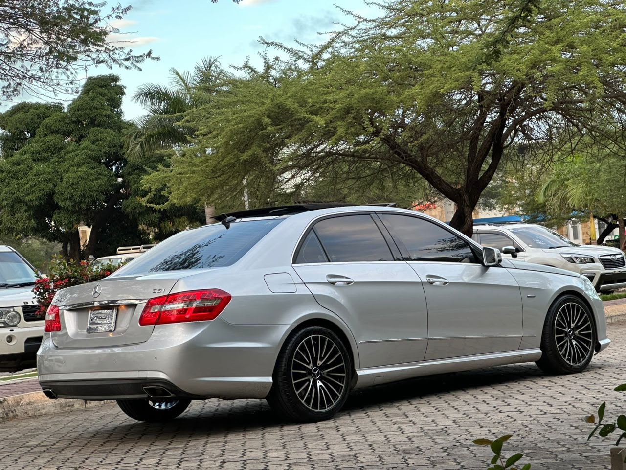 MERCEDES BENZ E CLASS thumbnail 10